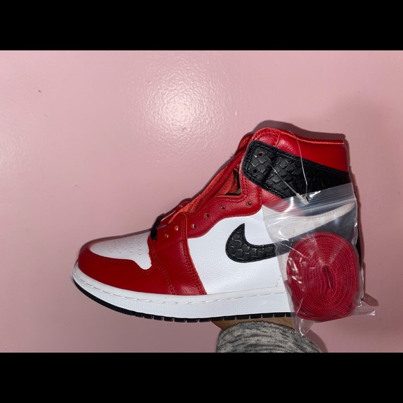 SOLD Retro Jordan 1s OG satin red - Picture 4 of 5